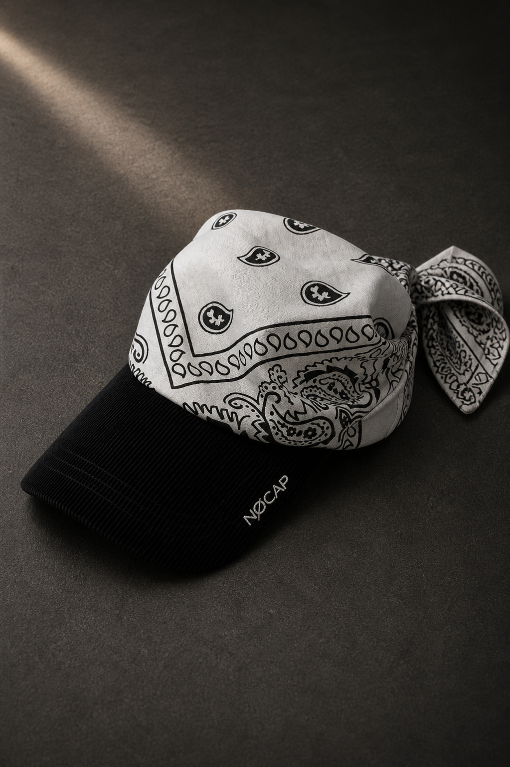 PARADOX - BLACK/WHITE